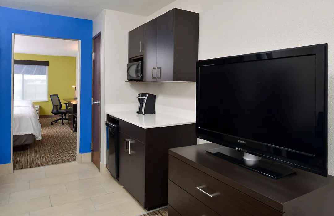 Holiday Inn Express & Suites Pueblo By Ihg-1