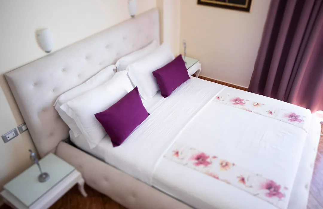Hotel Oasis-1