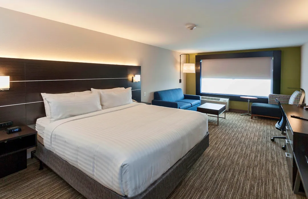 Holiday Inn Express & Suites - Dodge City By Ihg-1