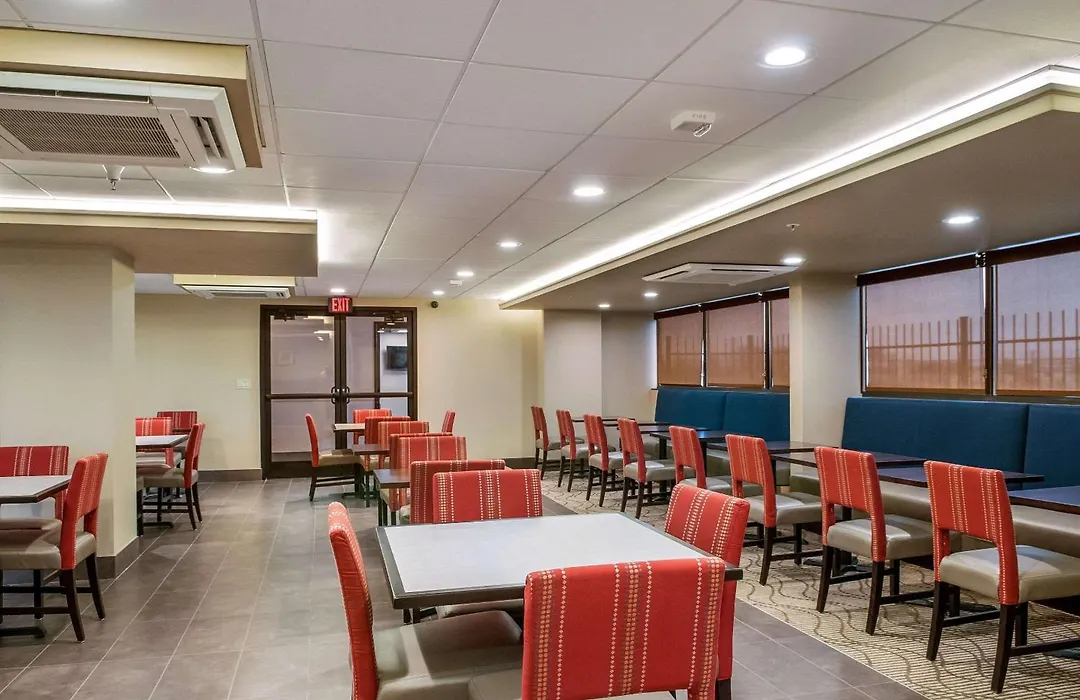 Comfort Inn & Suites At Copeland Tower-1