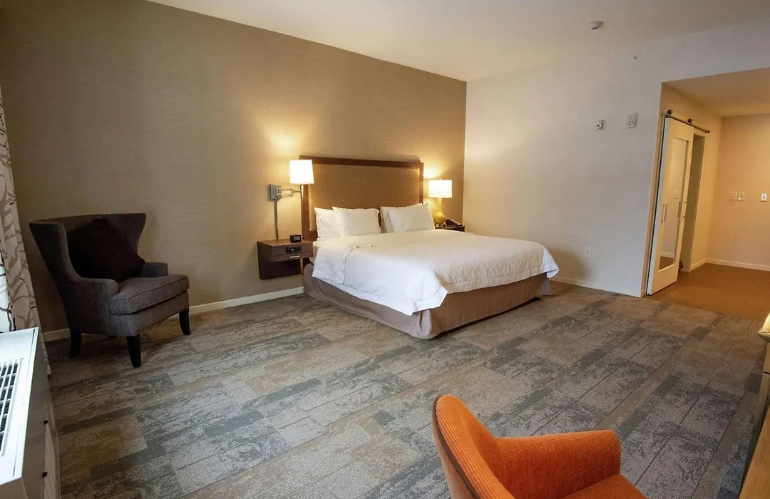 Hampton Inn & Suites Manchester, Vt-1