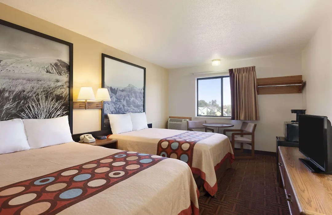Super 8 By Wyndham Wall-1