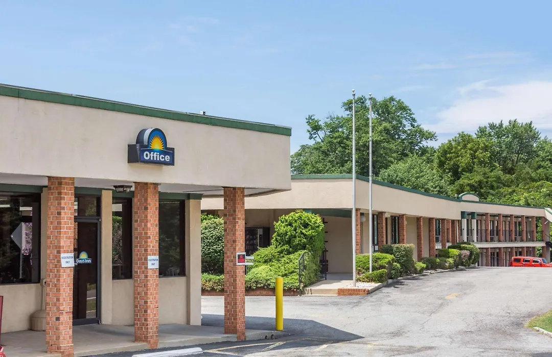 Days Inn By Wyndham Bedford-1
