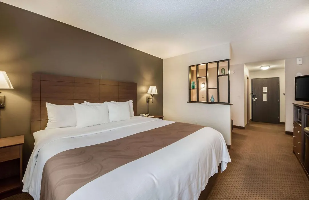 Quality Inn & Suites Newberry-1