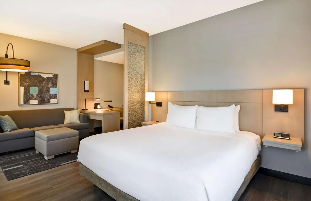 Hyatt Place Fresno-1