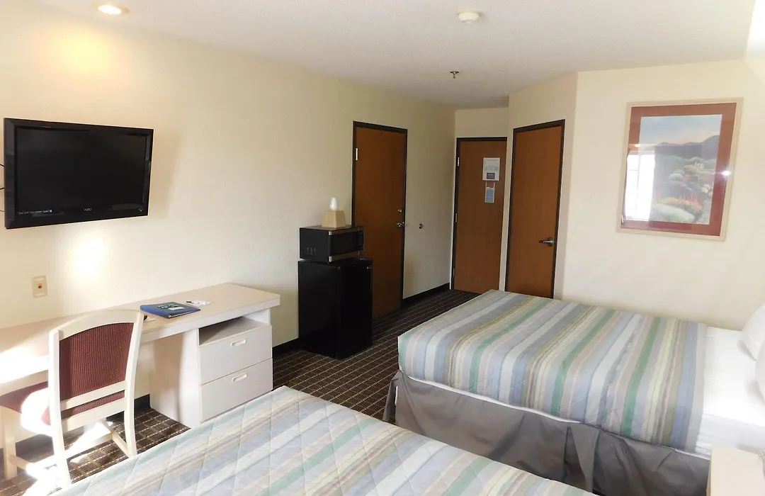 Travelodge By Wyndham Chadron-1