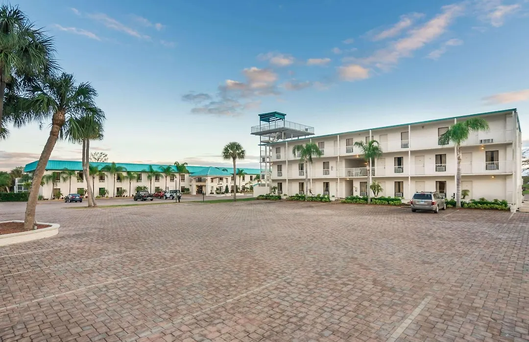 Lakeshore Resort And Marina-1