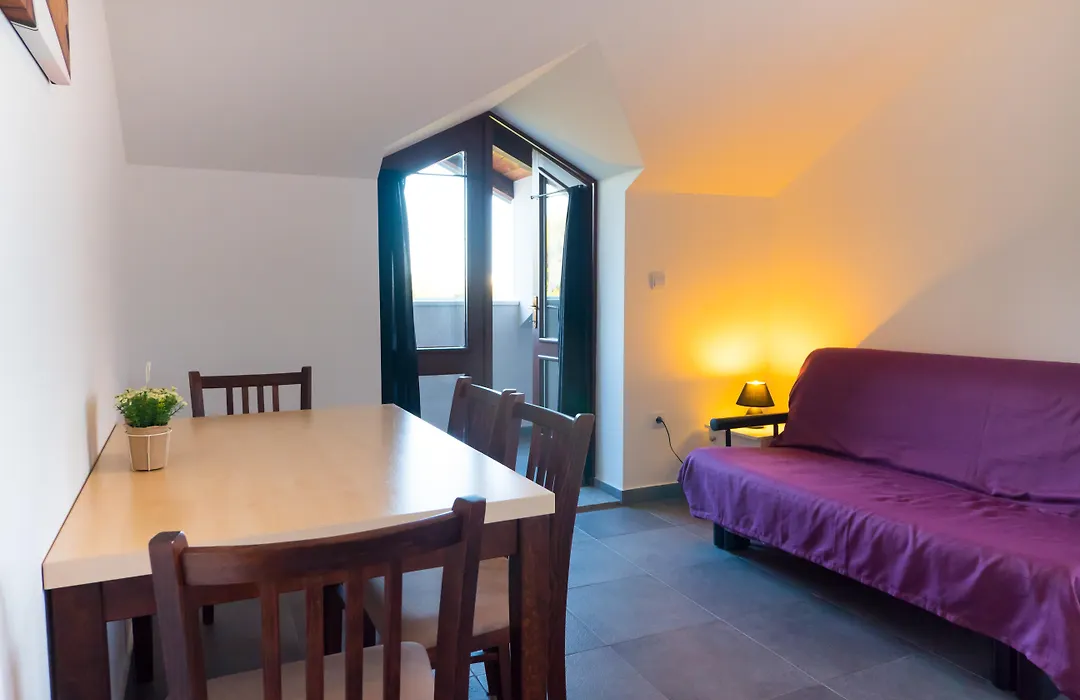 Aparthotel Plat-1