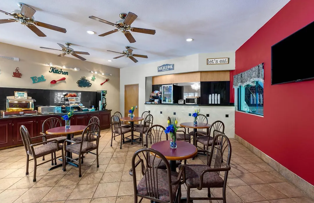 Super 8 By Wyndham Eureka Springs-1