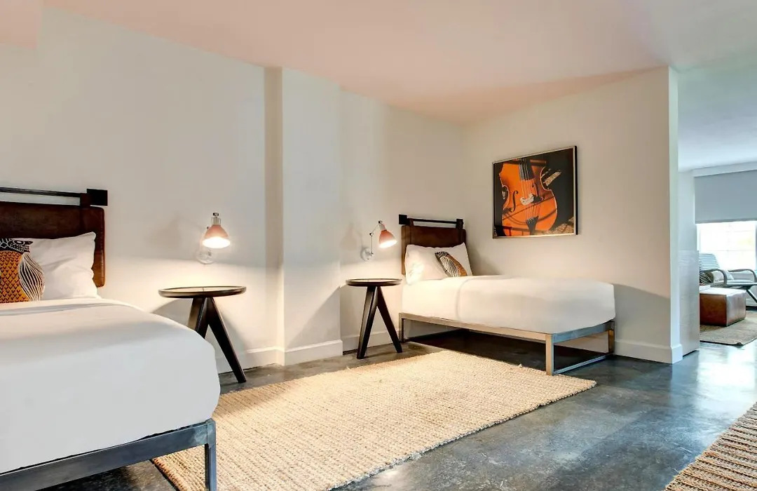 Elwood Hotel & Suites-1