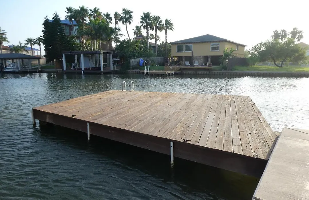 Fishermans Landing On The Bay- Las Marinas-1