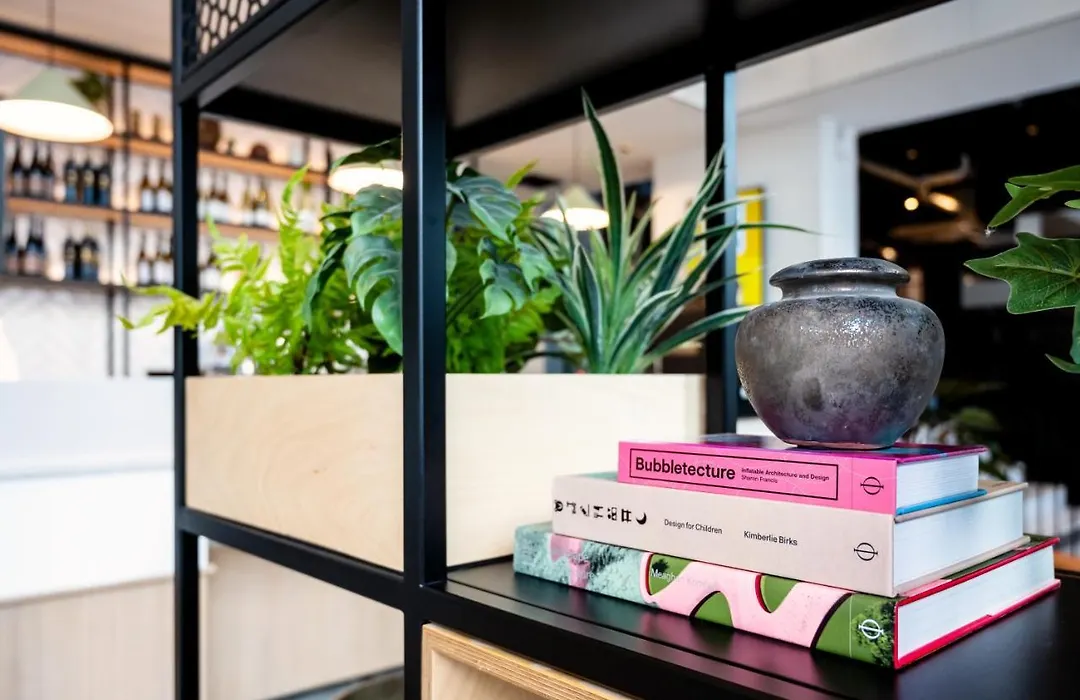 Staycity Aparthotels Paris La Defense-1