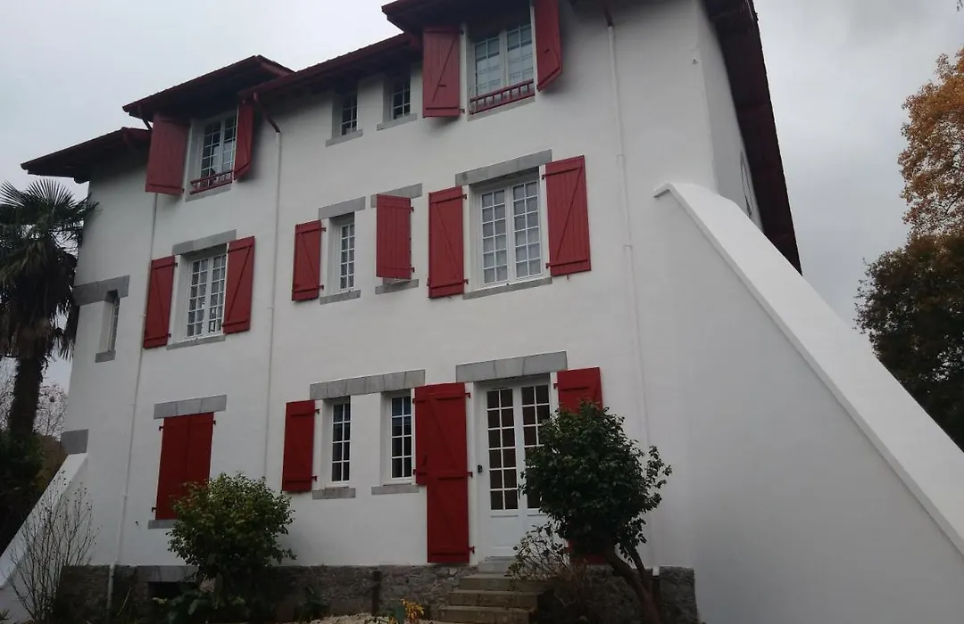 Chambre d'hôtes Larhun Zola-1