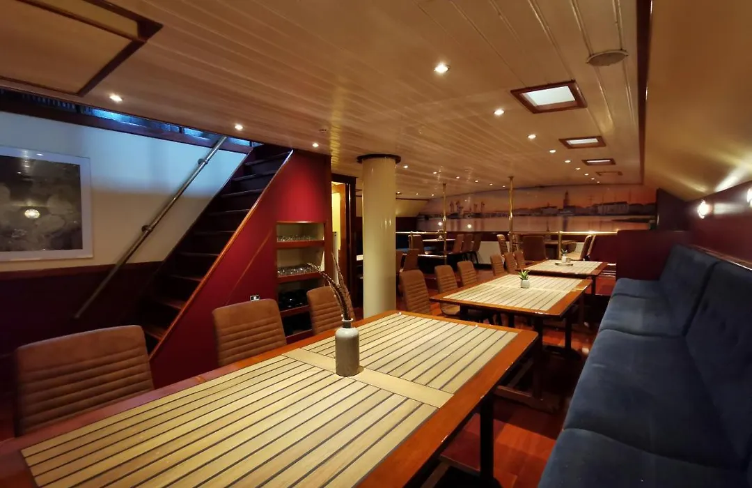 B&B Sailing Ship Summertime-1