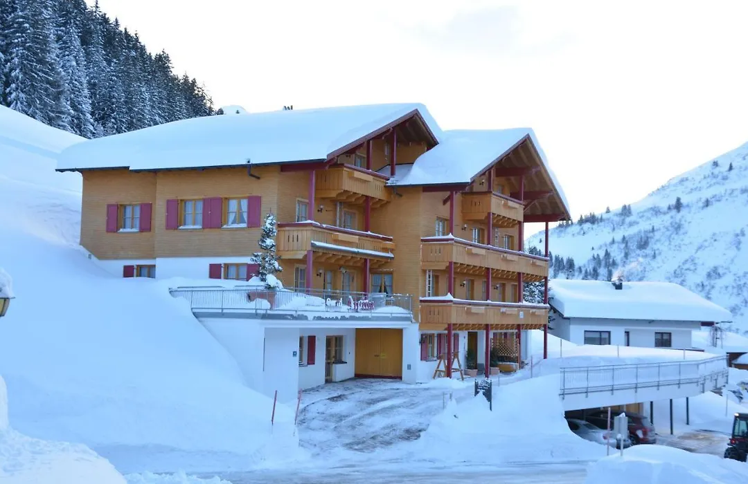 Hotel Garni Alpina-1