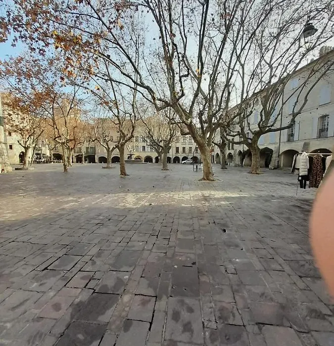 Petit cocon en plein centre historique d'Uzès - Place aux herbes en zone piétonnière-1