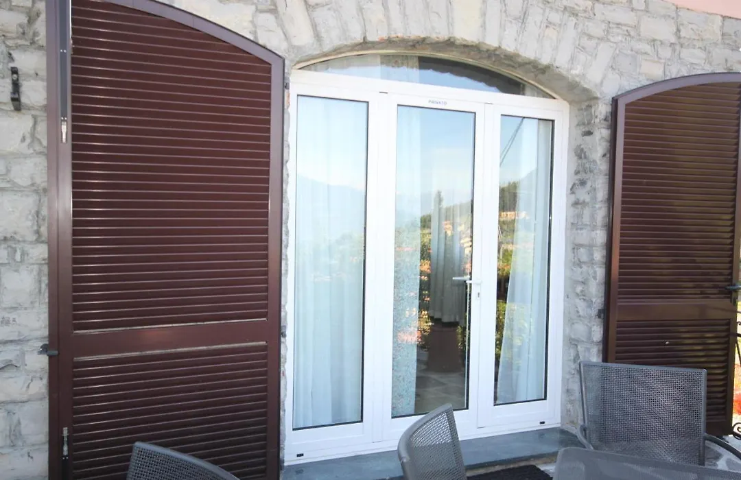 Balcone Fiorito-1