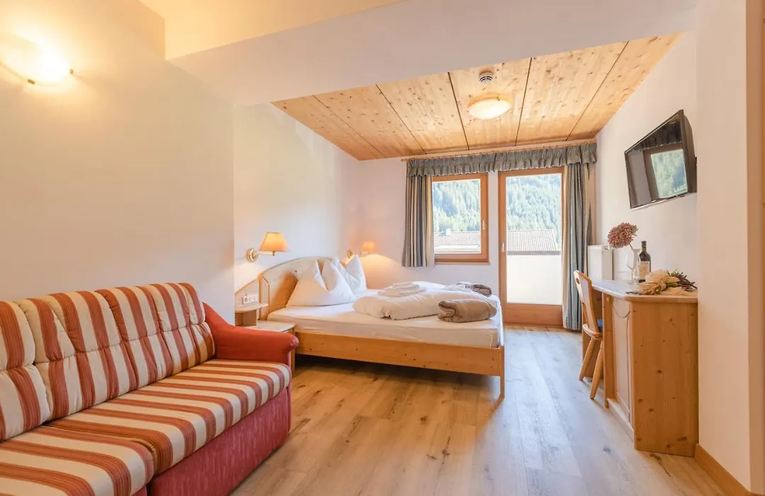 Hotel Tyrol-1