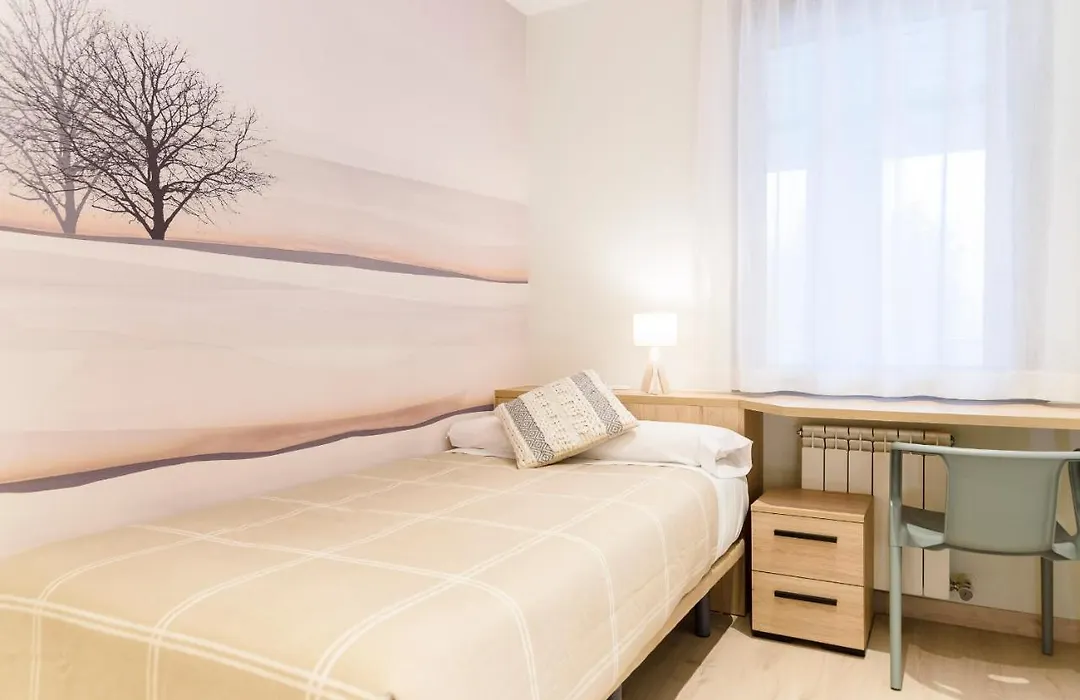 Aparthotel Salburua-1