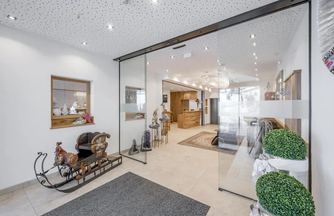 Hotel Garni Christine-1