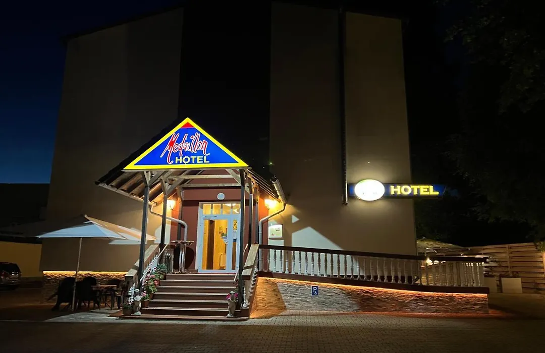 Hotel Medaillon-1