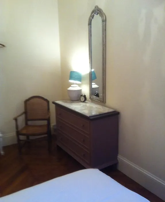 A Room In Paris-1