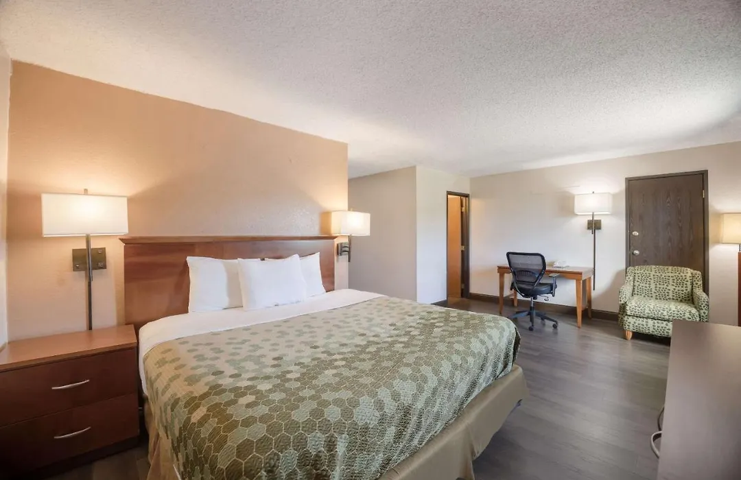 Rodeway Inn-1