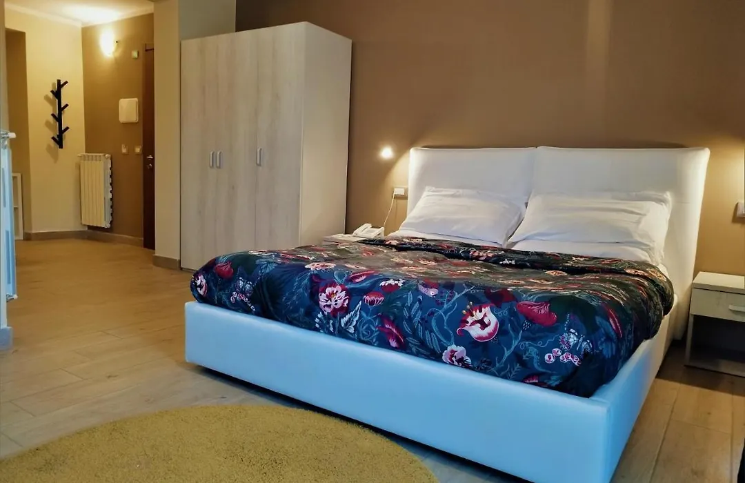 Hotel Altopiano Delle Rocche-1