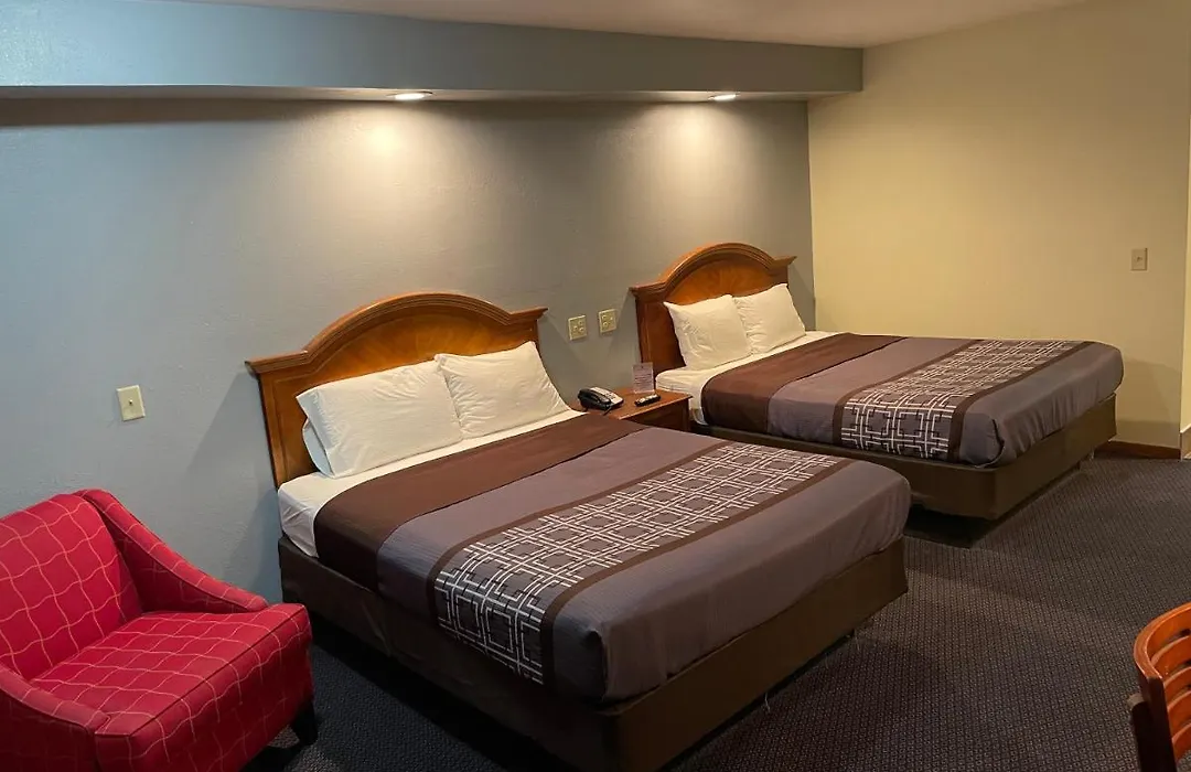 Campus Inn Baraboo-1