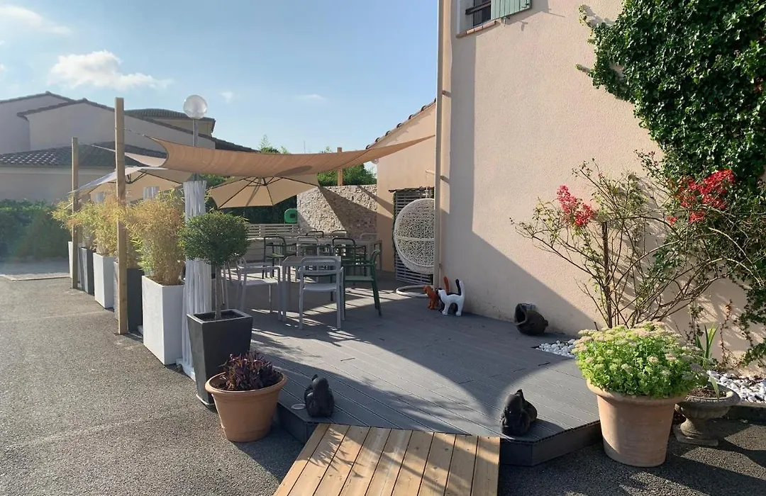 Le Champ d'Eysson Aparthotel-1