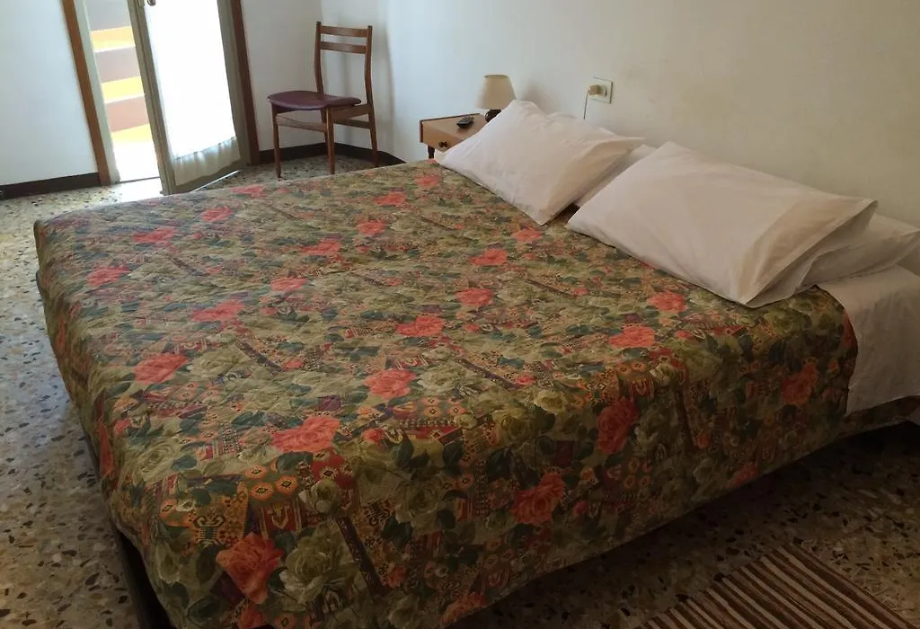 Hotel Aurora-1