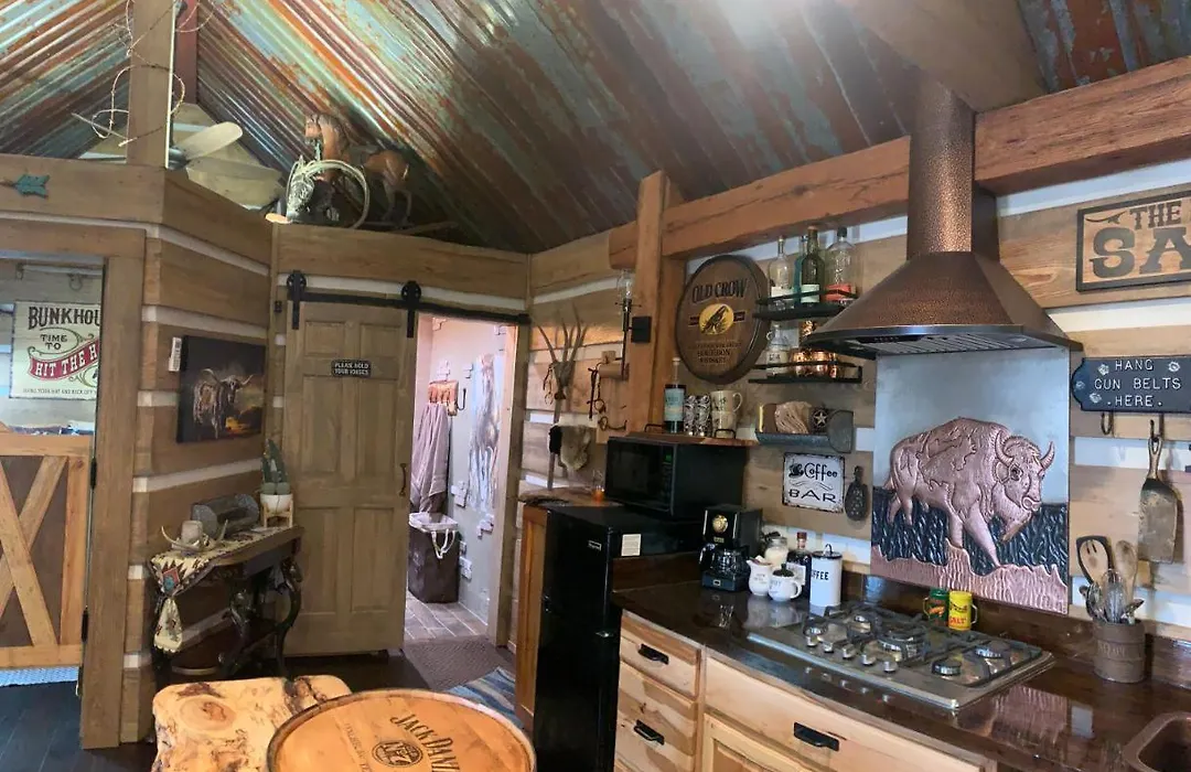 Fox Pass Cabins-1