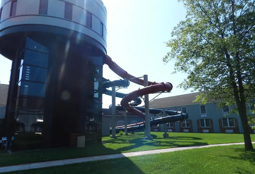Ramada By Wyndham Williamsburg And Wasserbahn Waterpark-1