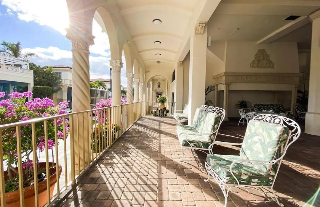 Renovated Studio In The Heart Of Palm Beach - Free Parking, Security Box-1