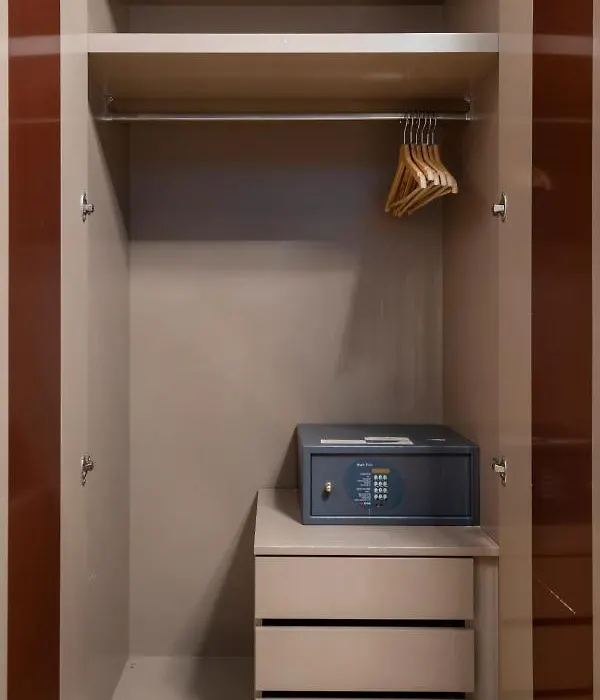The Five Oscars Inn-1