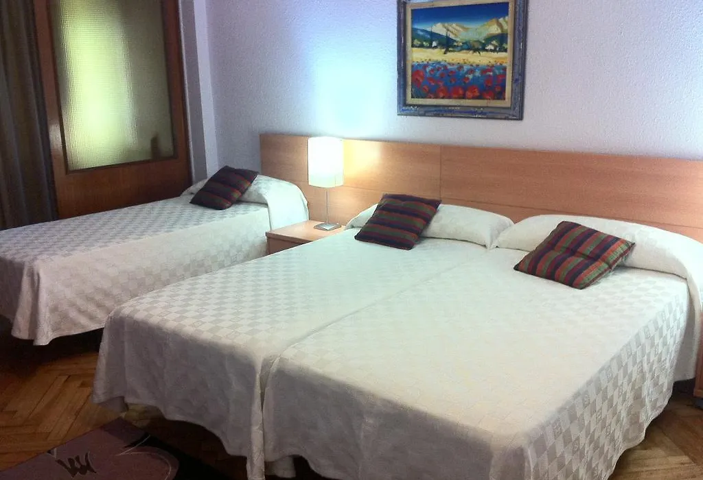 Hostal Del Carmen-1