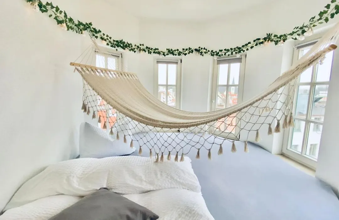 Room in Apartment - Schlafen Wie Prinzessinnen In Kemptens Schlosschen-1