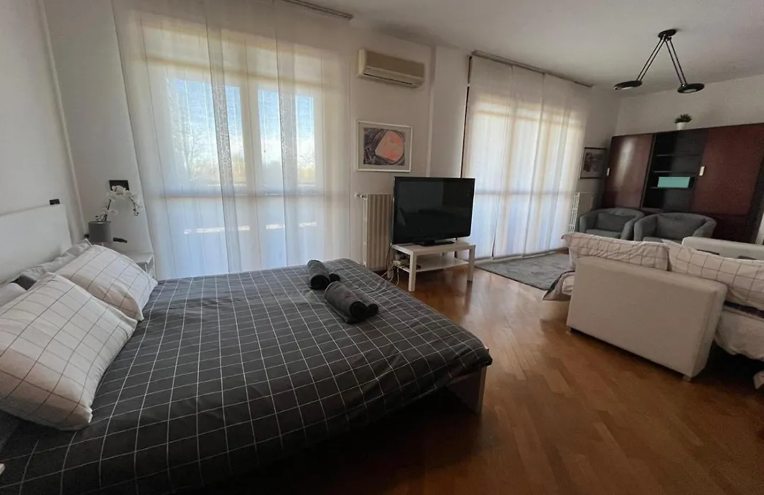 BedandBreakfast Eni Torri Lombarde San Donato BBqueen-1