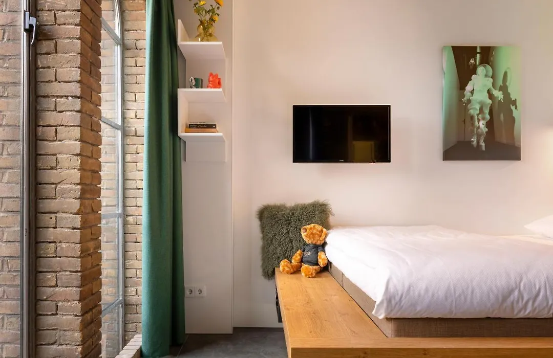 BUNK Hotel Amsterdam-1