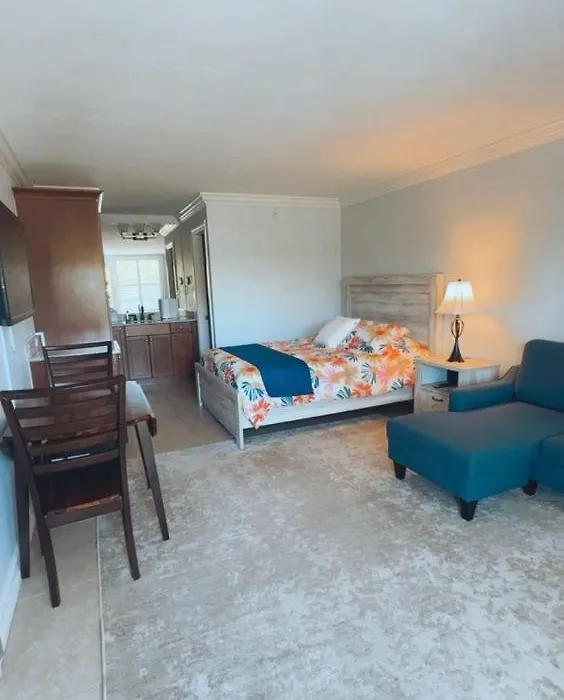 Deluxe Suite Naples Paradise-1