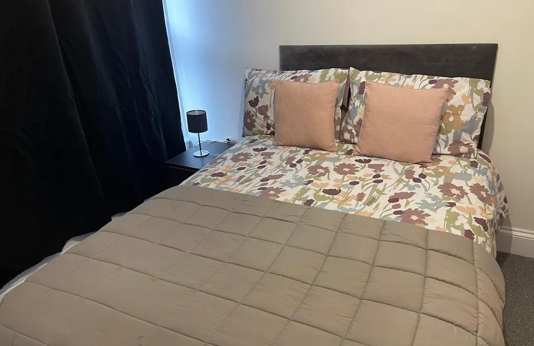 Lovely Room In Bristol 5-1