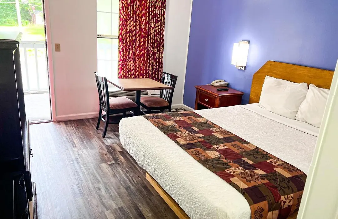 Smith Motel-1