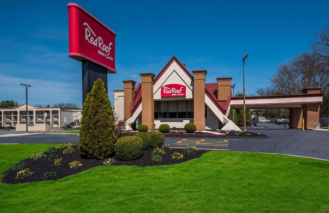 Red Roof Inn And Suites Newark - University-1