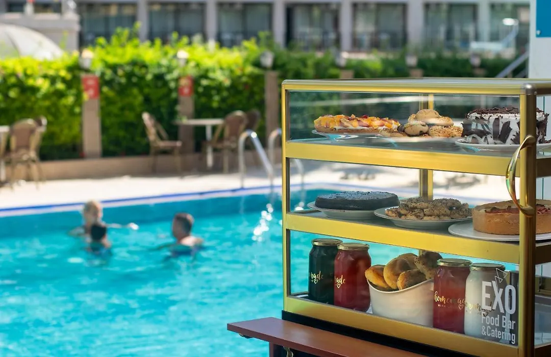 Palm Hotel-1