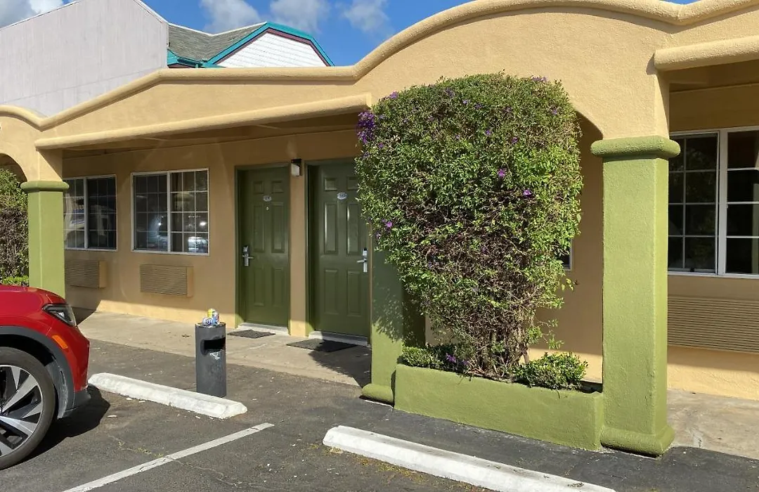 Holiday Motel-1