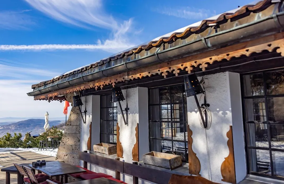 Le Coucou Hotel&Restaurant-Bar-1