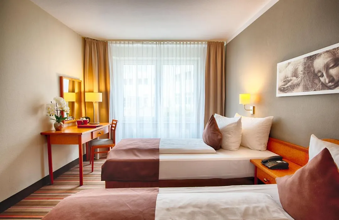 Leonardo Hotel Hamburg Airport-1