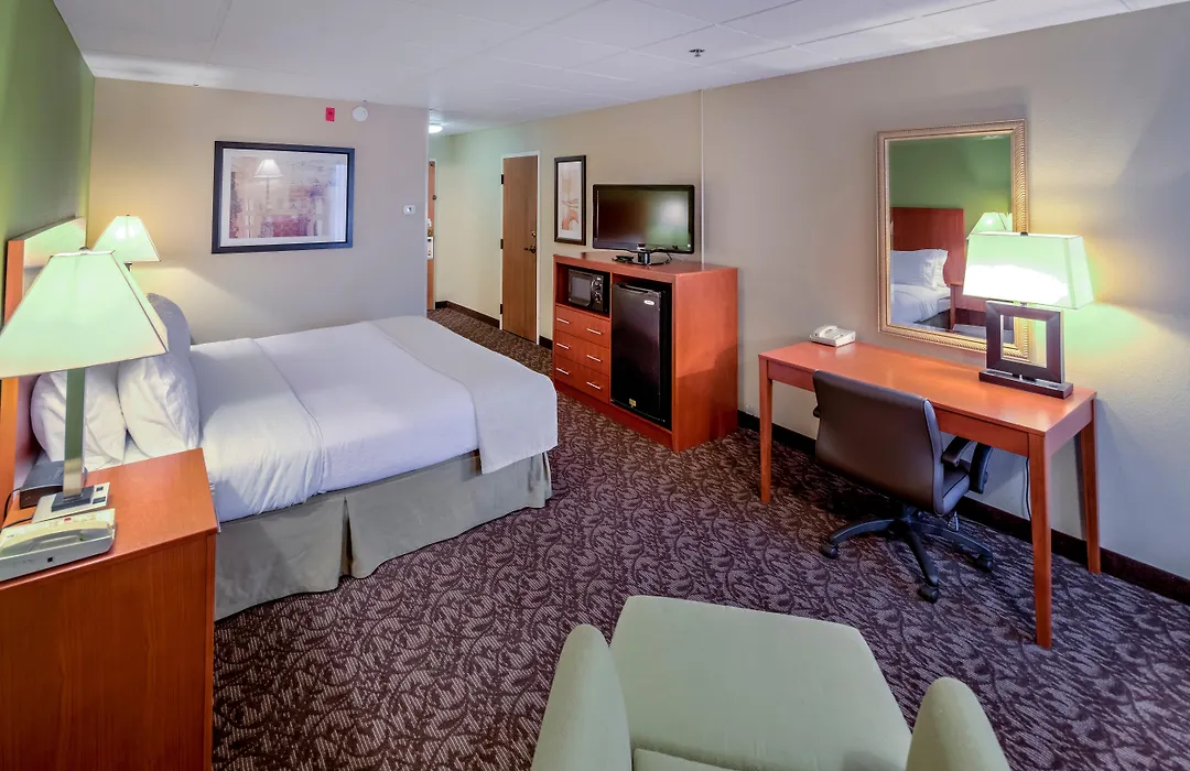 Quality Inn & Suites Downtown Mansfield-1