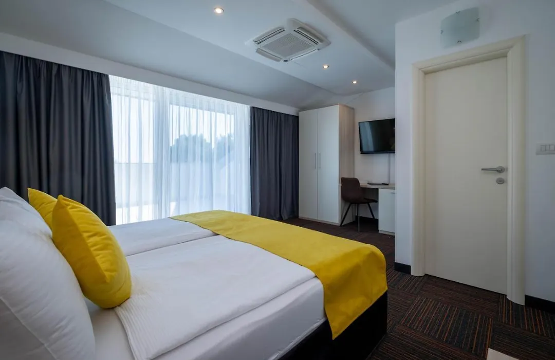 Hotel Bor-1