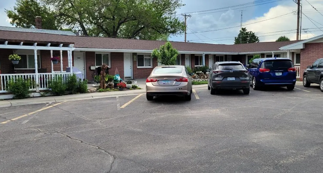 Husker Inn-1